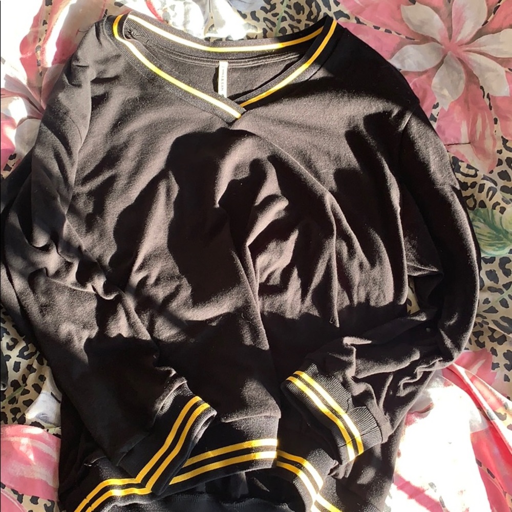 Emma &sam black and gold long sleeve v neck